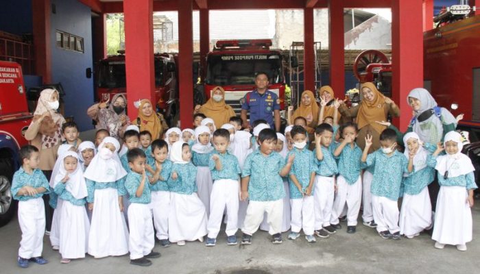 Petualangan Pemadam Kebakaran: Siswa RA Muslimat Ponorogo Jelajahi Profesi