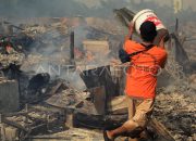 Kebakaran Gudang Rawa Buaya: 70 Damkar Beraksi