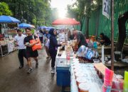 Foto: Hiruk pikuk pedagang di CFD Bekasi