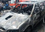 Kia Carnival Terbakar: 30 Menit Lenyap, Sisa Dua Ban di Siang Bolong