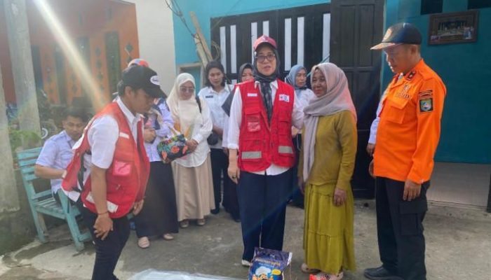 Bantuan Wabup Pasangkayu untuk Warga Dusun Hikmah Pasca Puting Beliung