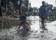 Banjir Lumpuhkan 16 RT dan 10 Ruas Jalan Jakarta