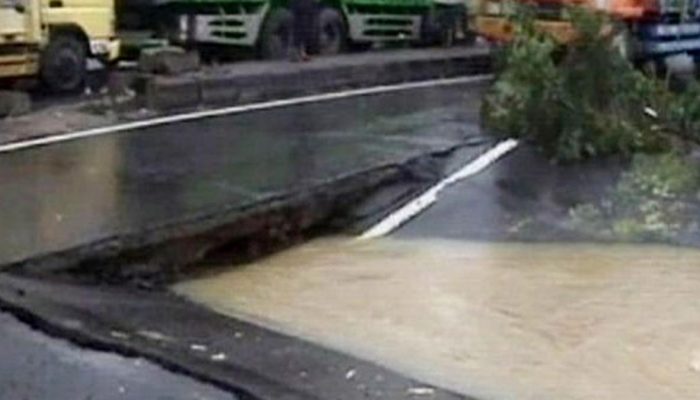 Jalan Ambles, Pantura Flores Terputus