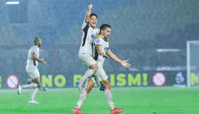 Ezra Walian Terkunci Persik, Asa Persija Pupus
