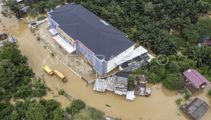 KRL Tergenang: Rel Angke-Kampung Bandan Lumpuh Akibat Banjir