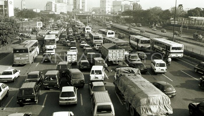 Genangan air rendam Jalan S Parman Banjarmasin, macet panjang di malam Minggu