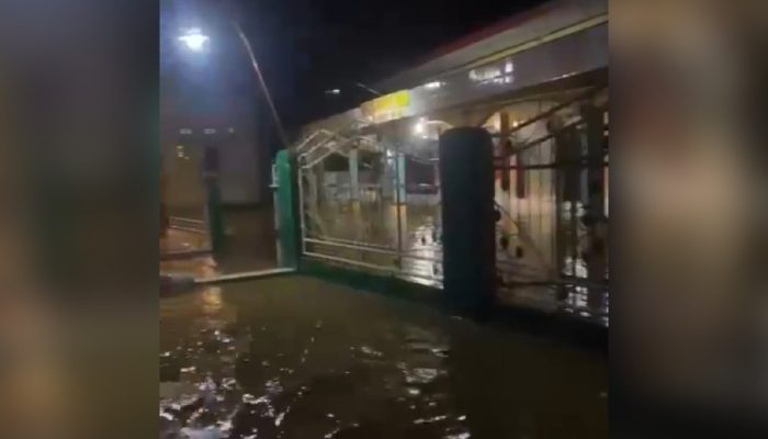 Banjir Lumpuhkan Pati-Rembang: Pasar Terendam, Jembatan Ambruk