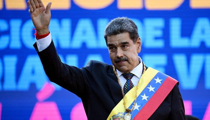 Nicolas Maduro diculik dari tempat tidurnya, Delta Force bawa presiden Venezuela itu ke kapal USS Iwo Jima