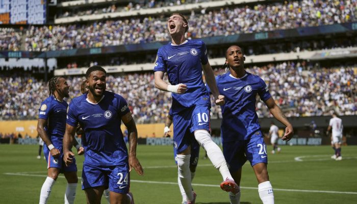 Paratici Lobi Bek Juve Pasca Gagal Bajak Chelsea
