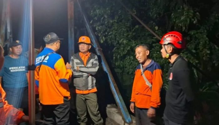 Jembatan Darurat Probolinggo Ambruk Diterjang Banjir