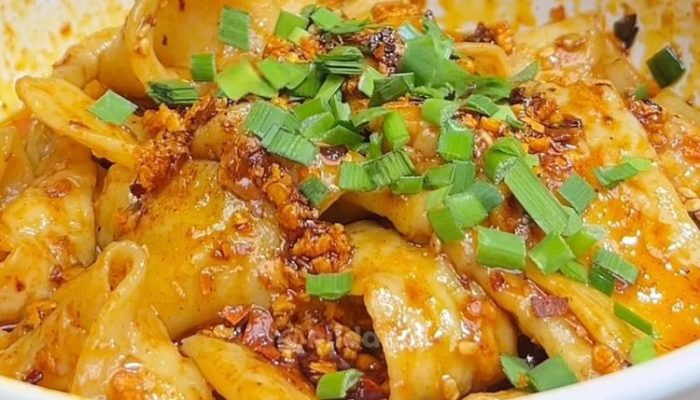 Dumpling Ayam Udang Pedas: Kehangatan Sempurna Saat Hujan