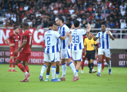 Kabar Buruk Striker Persib: Ancaman Absen Lawan Malut United?