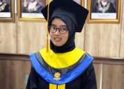 Munifah: Lulusan Terbaik UT Jakarta, Impikan S2 Jepang