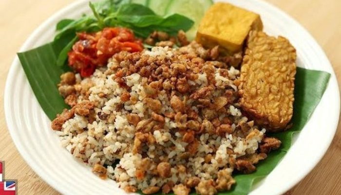 Nasi Tutug Oncom Sunda: Gurih Tradisional, Kriuk Modern, Pedas Menggoda