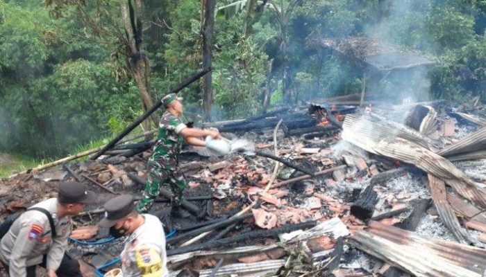 Dapur Terbakar di Baras Pasangkayu Akibat Kompor Lupa Mati