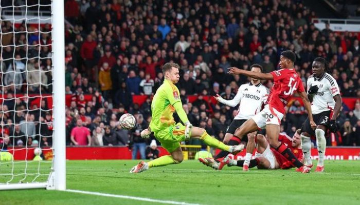Carrick Pimpin MU ke Papan Atas vs Fulham