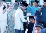Buka Puasa Bersama di Masjid Agung Batam, Amsakar-Li Claudia Santuni 1.200 Anak Yatim