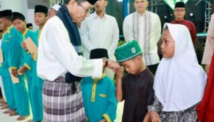 Malam Nuzululqur’an di Batam, Amsakar Berbuka Puasa Bersama Anak Yatim dan Ajak Cintai Al-Qur’an