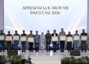 Kepala dan Wakil Kepala BP Batam Berikan Penghargaan dalam Ajang Apresiasi Kolaborasi Investasi Batam 2026