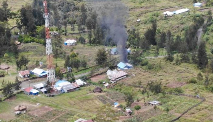 Teror KKB di Puncak, Rumah Warga Dibakar, Penduduk Panik