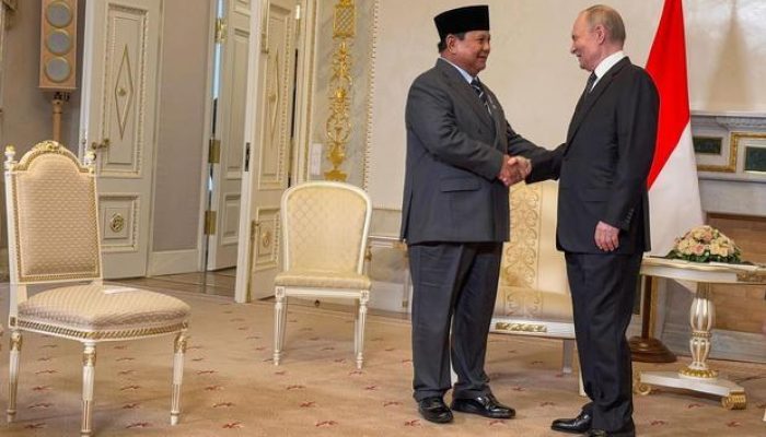 Prabowo ke Rusia, Bahas Pasokan Minyak dengan Putin