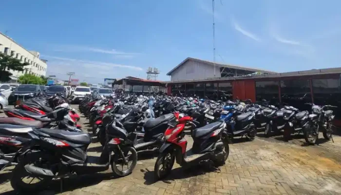 Banyak kendaraan bekas STNK hanya, OJK himbau masyarakat waspada