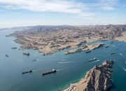 Kapal Perang AS Disamarkan Jadi Kapal Oman untuk Masuk Selat Hormuz, Dikunci Rudal Iran dan Diusir