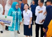 Amsakar-Li Claudia Tingkatkan Bansos Lansia dan Insentif Kader Posyandu di Batam
