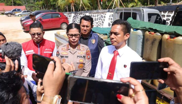 Polda Kepri Bongkar Penyelewengan BBM Bersubsidi di Batam, 5 Ton Pertalite-Solar Disita
