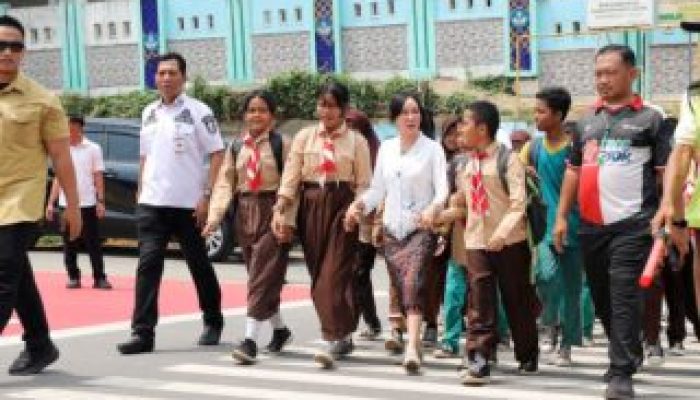 Aksi Li Claudia Dampingi Siswa Menyeberang, ZoSS SDN 001 Batam Kota Dimanfaatkan