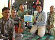 PT Timah Serahkan Kursi Roda untuk Warga Kundur Utara, Bantu Penderita Stroke Tingkatkan Mobilitas