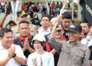 Keceriaan Amsakar-Li Claudia bersama Buruh Batam, MayDay Diisi Aksi Positif