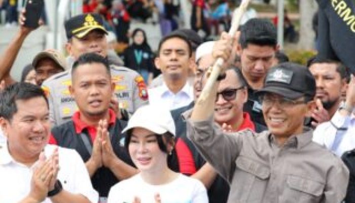 Keceriaan Amsakar-Li Claudia bersama Buruh Batam, MayDay Diisi Aksi Positif
