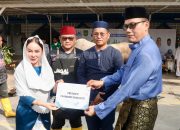 Serahkan Hewan Kurban Presiden Prabowo, Li Claudia Kobarkan Semangat Berbagi di Batam