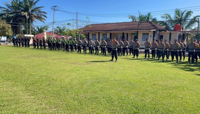 Kapolres Dharmasraya Pimpin Apel Kesiapsiagaan Idul Adha dan Pengawasan BBM Bersubsidi