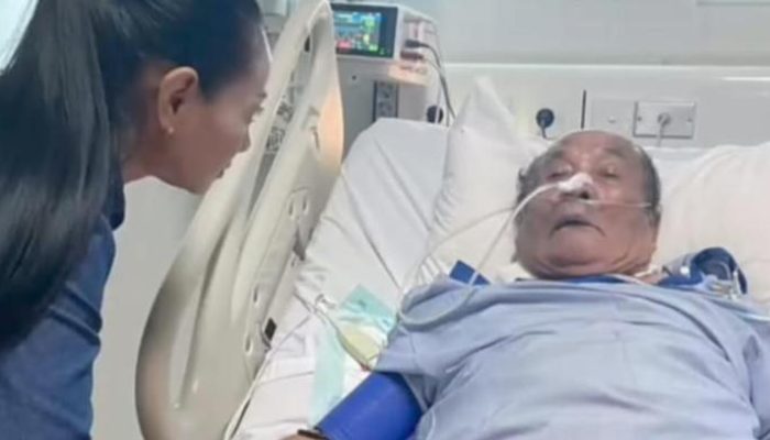 Tangisan Rico Ceper melihat Haji Bolot angkat tangannya saat lemah di ranjang rumah sakit