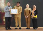 Kemenkum Kepri Berikan Piagam ke Roby, Desa Pengudang Jadi Kawasan Berbasis Kekayaan Intelektual