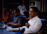 Bupati Karimun Ing Iskandar memberikan sambutan saat rapat koordinasi progres KDKMP diruang Rapat Cempaka Bupati