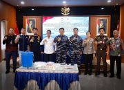 Bupati Ing Iskandar Foto bersama habis Konfrensi Pers di Mako Lanal Karimun