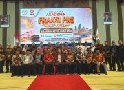 Bupati Karimun Iskandarsyah foto bersama perserta Akademik Lokarkarya PKS