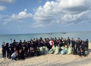 Dipimpin Wakajati Kepri, Kejari Natuna Gelar Aksi Bersih Pantai  ‎