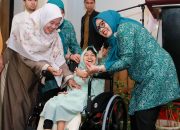 Sentuhan Kepedulian Erlita Amsakar, 30 Penyandang Disabilitas Batam Terima Bantuan Kursi Roda