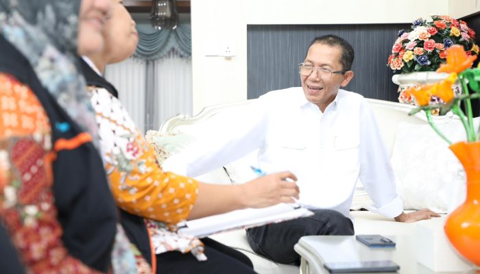 Amsakar Terima Petugas Sensus Ekonomi, Ajak Warga Batam Berikan Data yang Akurat