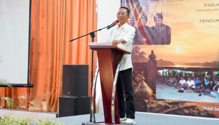Amsakar Lantik Panglima Sambang Kota Batam, Ajak Organisasi Adat Perkuat Persatuan