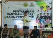 Bupati Karimun Serahkan Bantuan Modal Produktif Baznas untuk 75 Pelaku UMKM