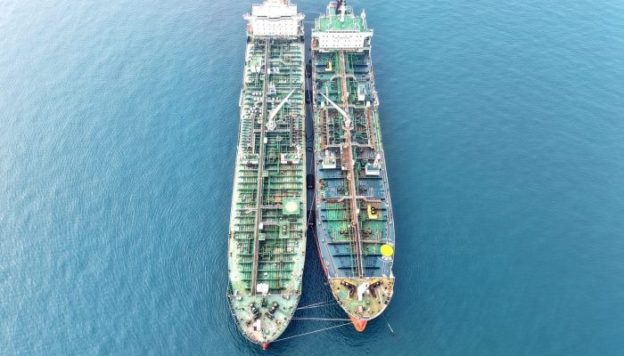 Pelindo Kembali Layani Ship-to-Ship di Nipa, Perkuat Peran Indonesia di Jalur Pelayaran Internasional