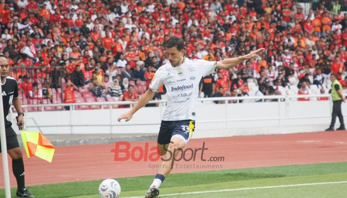Thom Haye Soroti Fasilitas Latihan Persib yang Dinilai Belum Selevel Ambisi Klub