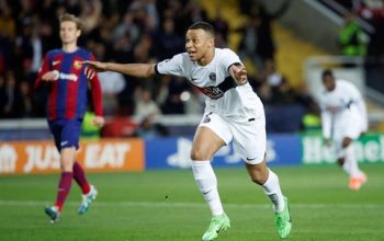 Barcelona Gugat Ke UEFA Usai Insiden Spanduk dan Flare di Parc des Princes